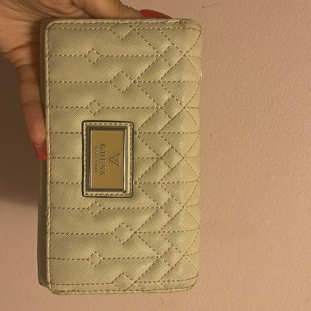 GUESS Zip Wallet